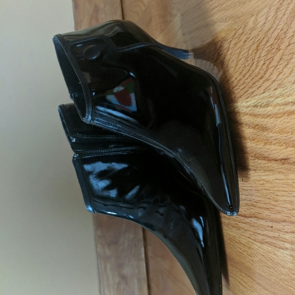 Shoes - Picture 2 of 5